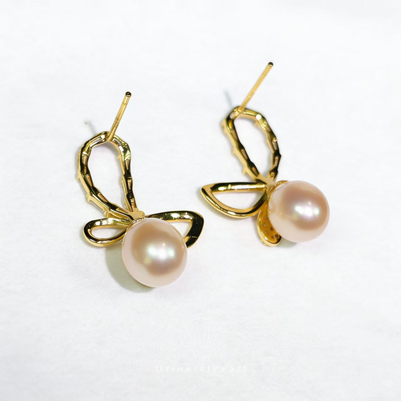 E06-S925 Bow Earrings with Natural Freshwater Pearls Teardrop Rice Shape Pale Pink Light Champagne Color Pearls Bow Stud Earrings Daily Jewelry for Girls Wedding Birthday Gifts