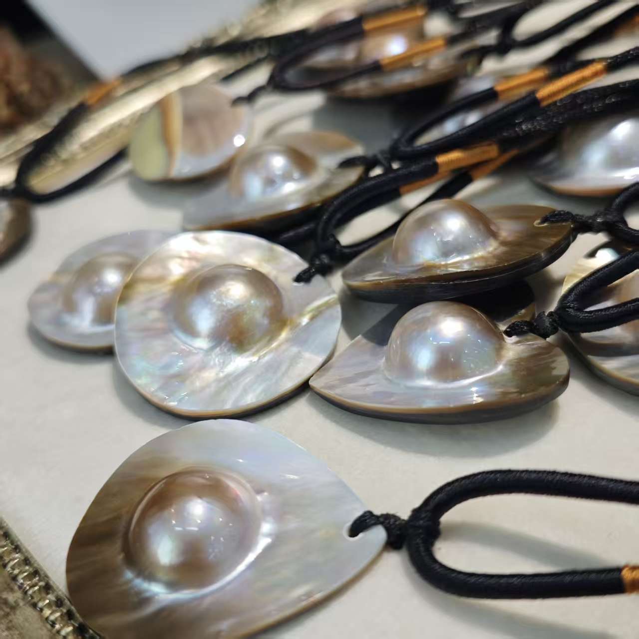 MB001-Lunar Mabé | Iridescent Mabe Pearl Pendant Necklace — Adjustable Cord, Sculptural Glow, Gift‑Ready.mabe pearl necklace, iridescent pearl pendant, dome pearl, adjustable cord necklace, statement pearl jewelry, minimal luxe, unisex necklace