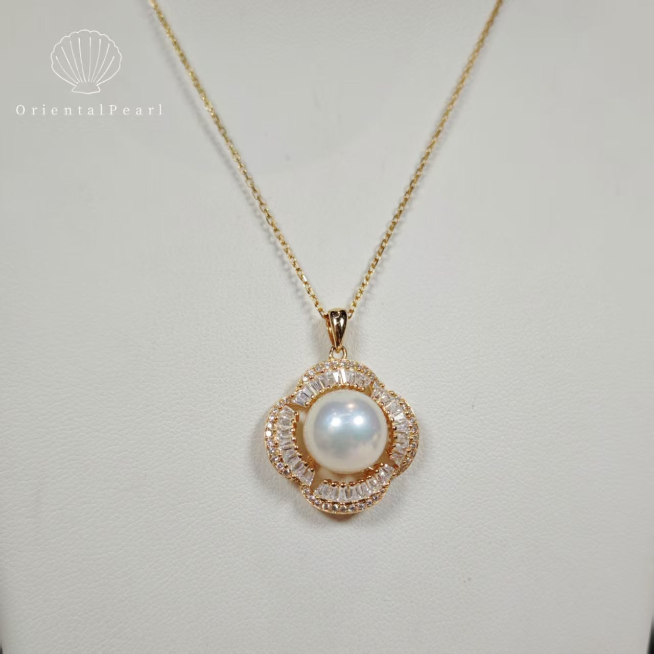 NC10-10mm-11mm Aurora Edison Pendant Freshwater Pearl Necklace with S925 Chain in Gold Sparkle Zircon Decoration Flower Shape Design S925 Accessory in Gold Natural Strong Luster Pearl Necklace