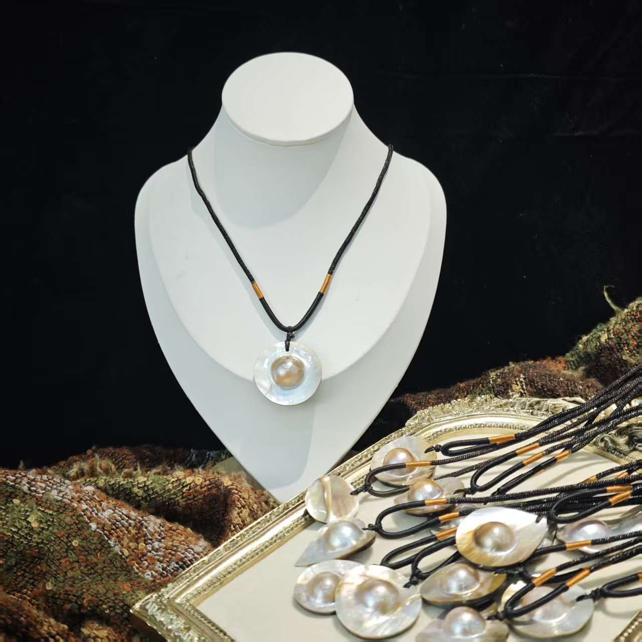 MB001-Lunar Mabé | Iridescent Mabe Pearl Pendant Necklace — Adjustable Cord, Sculptural Glow, Gift‑Ready.mabe pearl necklace, iridescent pearl pendant, dome pearl, adjustable cord necklace, statement pearl jewelry, minimal luxe, unisex necklace