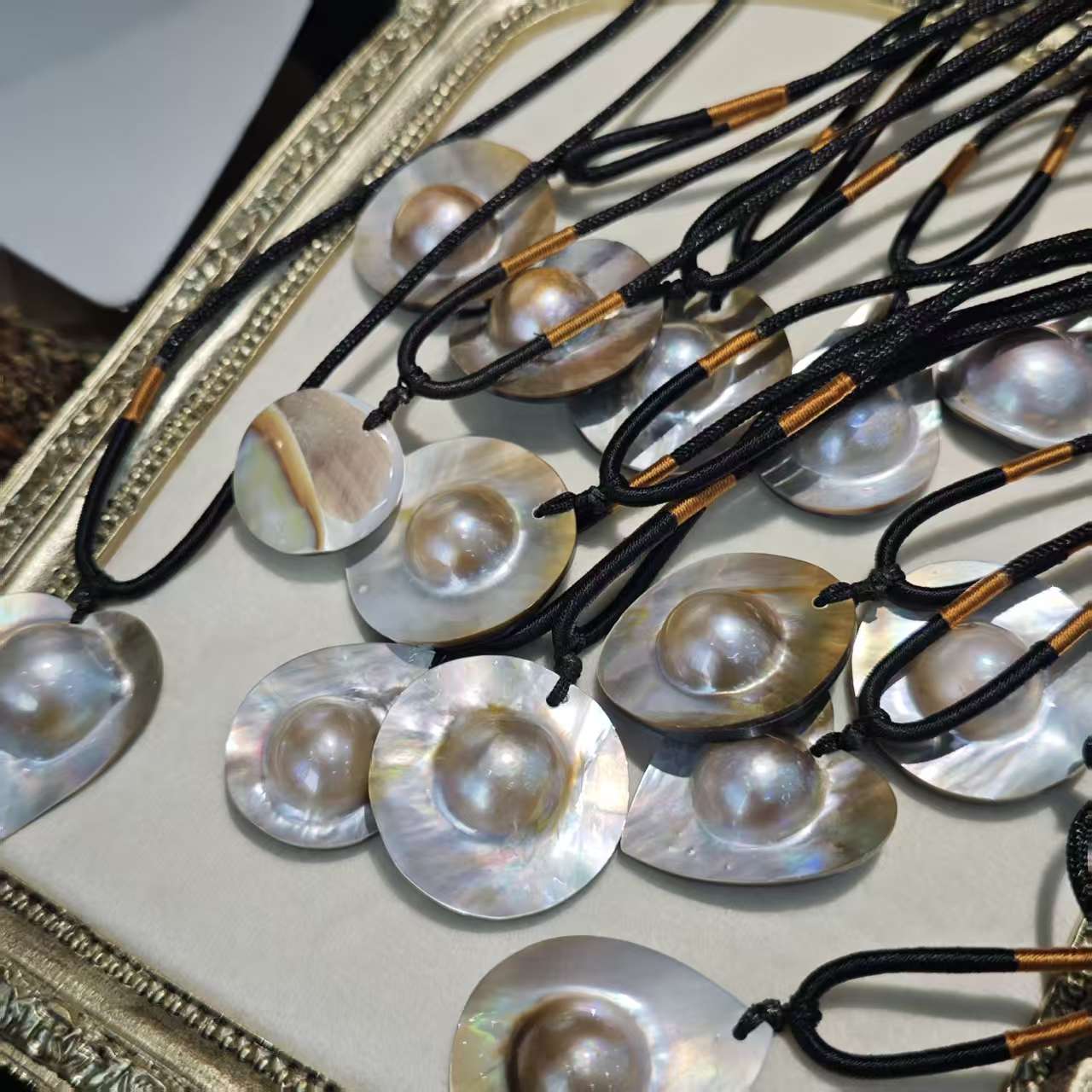 MB001-Lunar Mabé | Iridescent Mabe Pearl Pendant Necklace — Adjustable Cord, Sculptural Glow, Gift‑Ready.mabe pearl necklace, iridescent pearl pendant, dome pearl, adjustable cord necklace, statement pearl jewelry, minimal luxe, unisex necklace