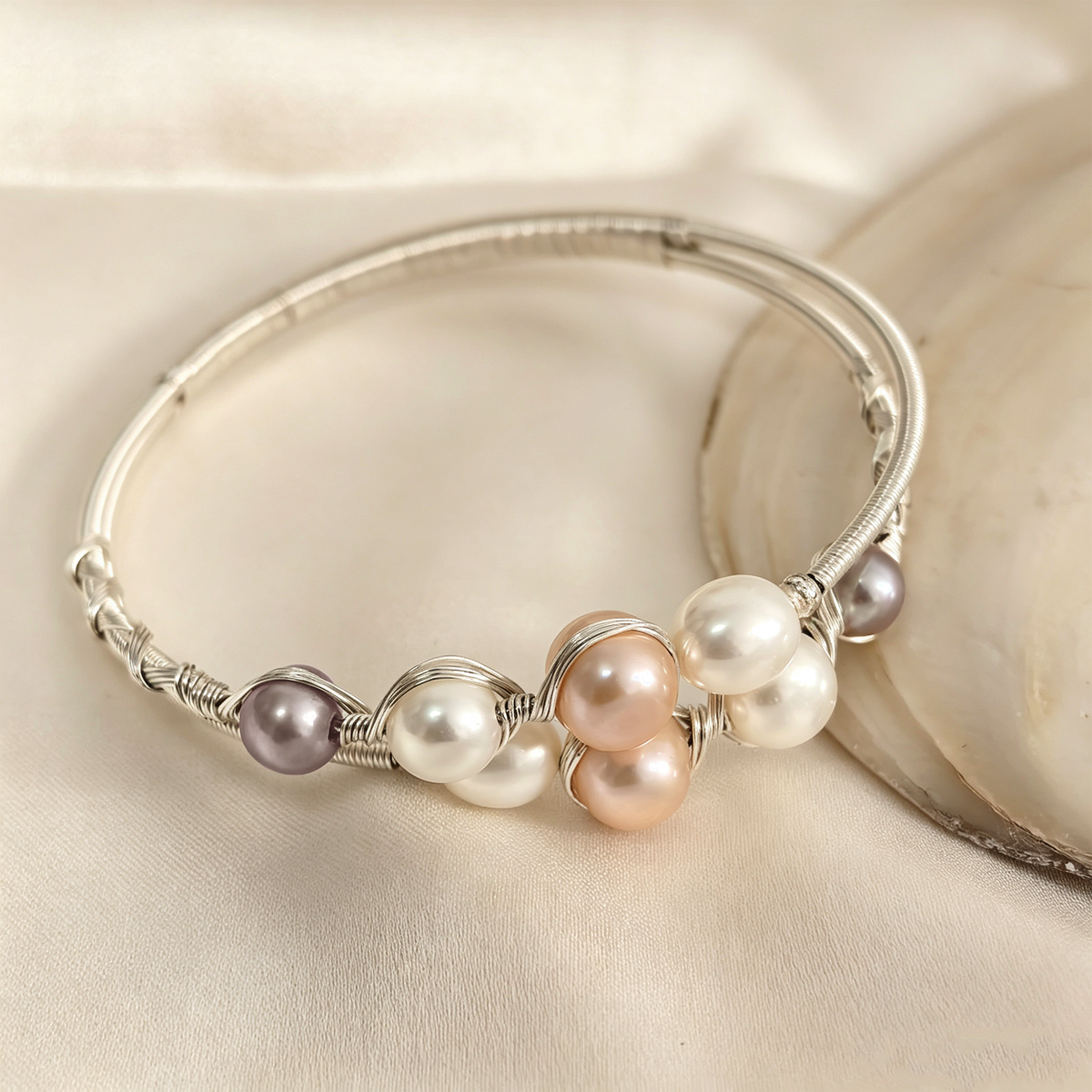 Adjustable Multi‑Color Pearl Bangle