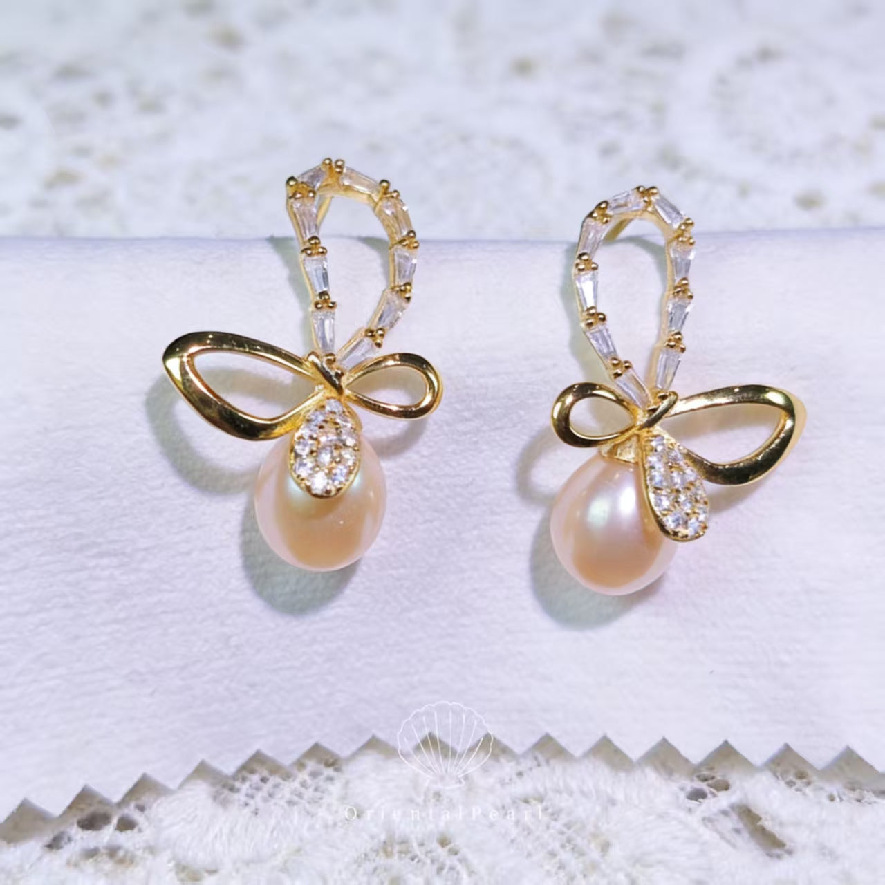 E06-S925 Bow Earrings with Natural Freshwater Pearls Teardrop Rice Shape Pale Pink Light Champagne Color Pearls Bow Stud Earrings Daily Jewelry for Girls Wedding Birthday Gifts