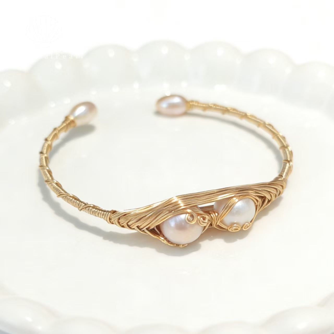 Bangle01-Wire-Wrapped Freshwater Pearl Bangle