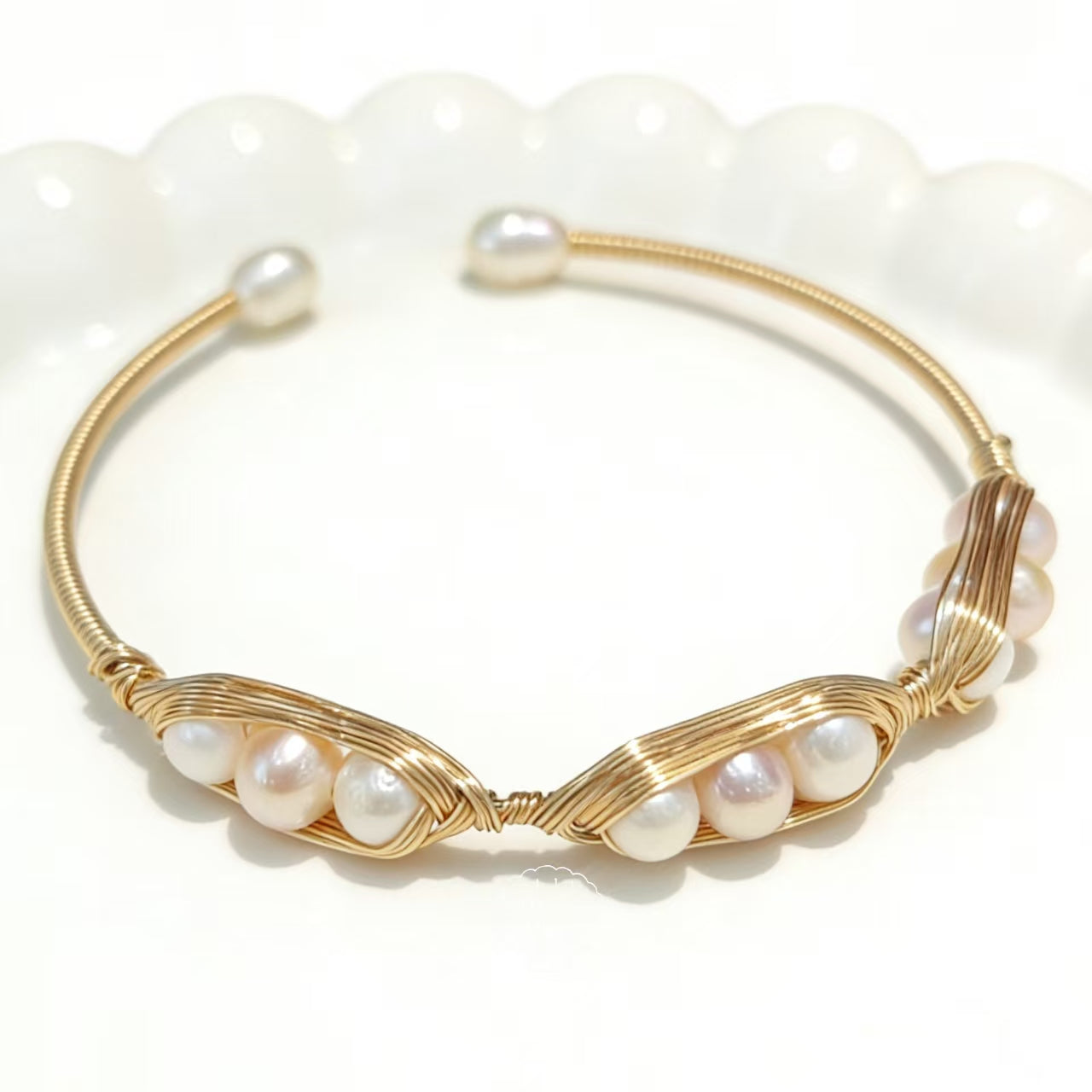 Bangle01-Wire-Wrapped Freshwater Pearl Bangle