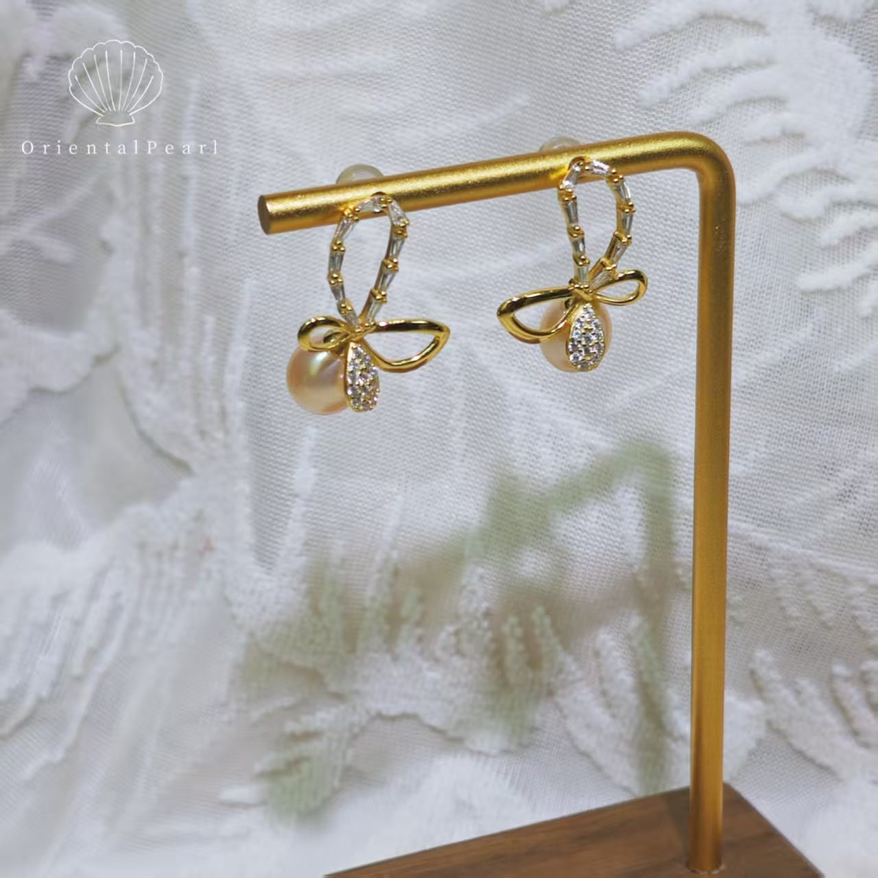 E06-S925 Bow Earrings with Natural Freshwater Pearls Teardrop Rice Shape Pale Pink Light Champagne Color Pearls Bow Stud Earrings Daily Jewelry for Girls Wedding Birthday Gifts