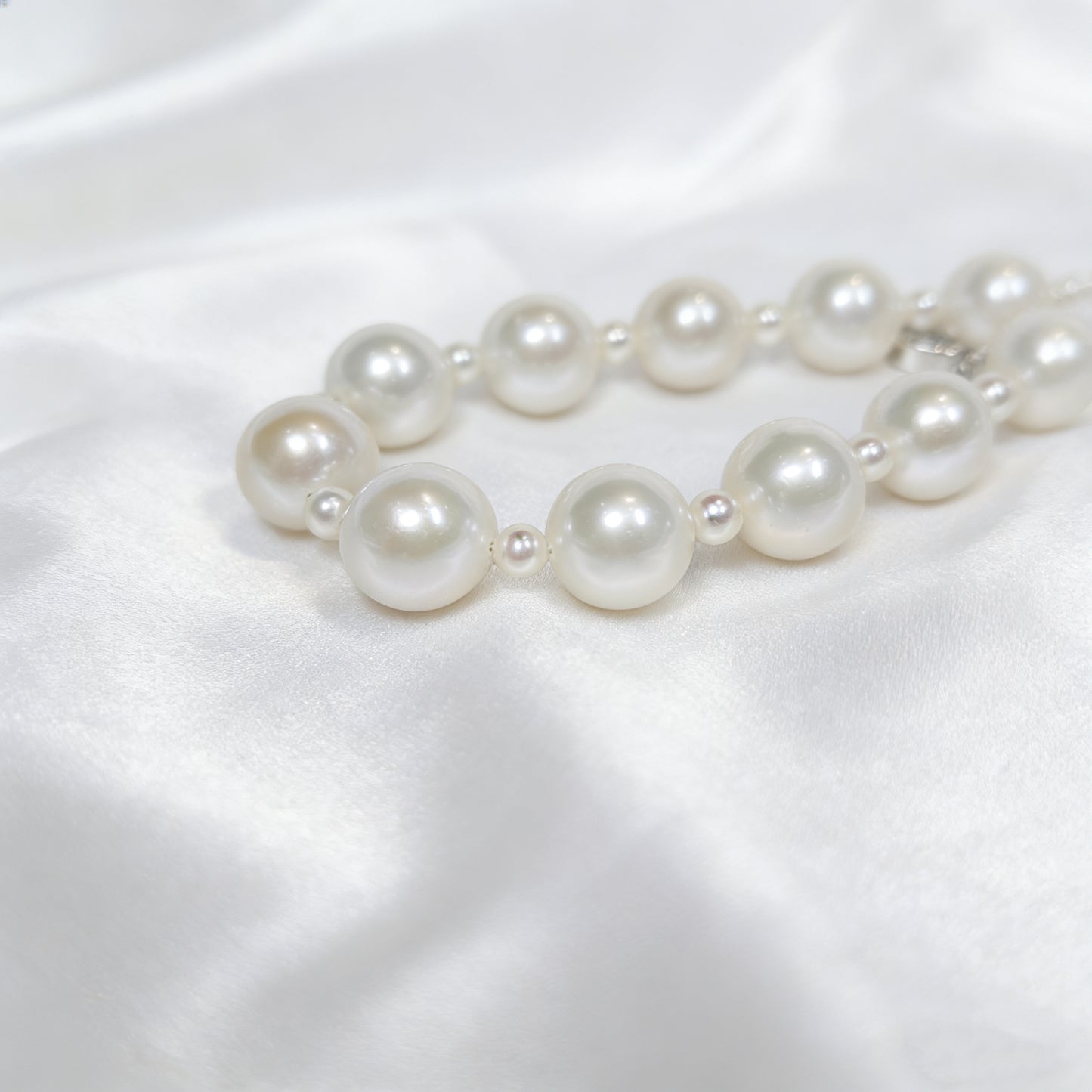 B02-Snow White Edison Natural Pearl Bracelet