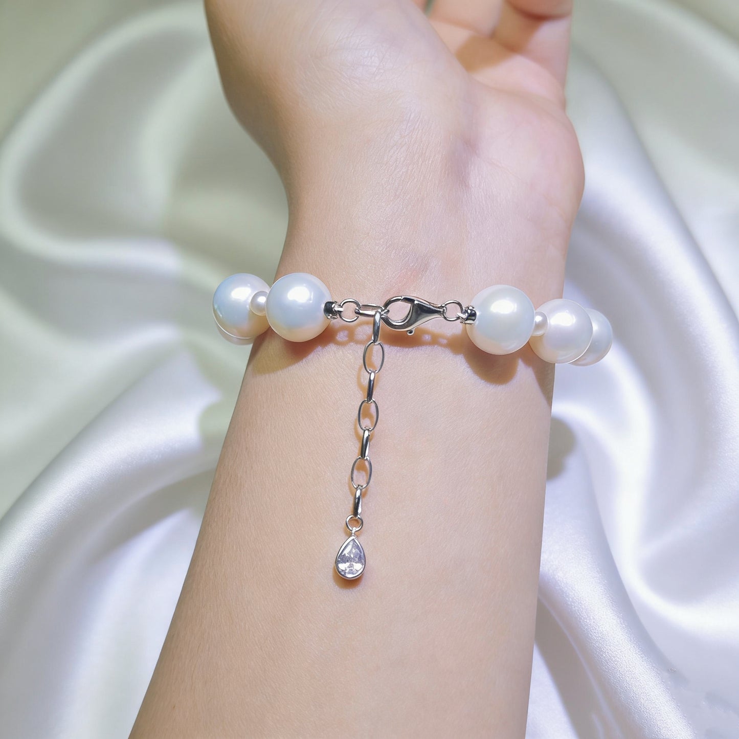 B02-Snow White Edison Natural Pearl Bracelet